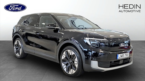 Ford Explorer 3 of 12
