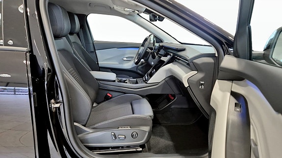 Ford Explorer 8 of 12