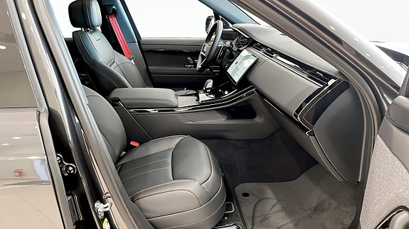 Land Rover Range Rover Sport 3 of 11
