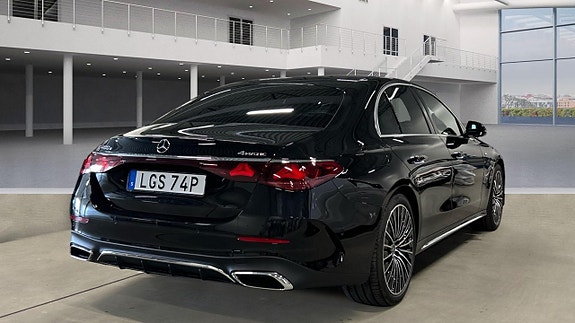 Mercedes-Benz E400 e 3 of 9