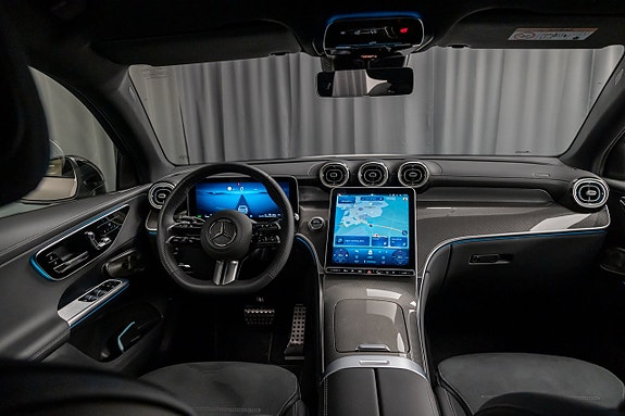 Mercedes-Benz GLC300 de 3 of 28