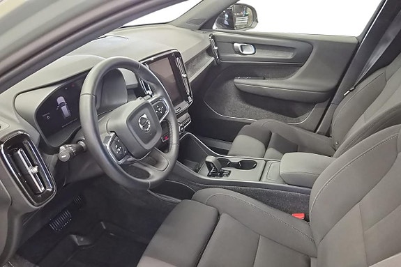 Volvo EX40 14 of 22