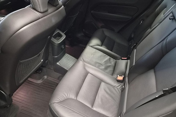 Volvo XC60 19 of 23