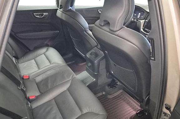 Volvo XC60 18 of 23