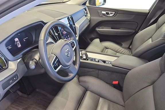 Volvo XC60 12 of 23