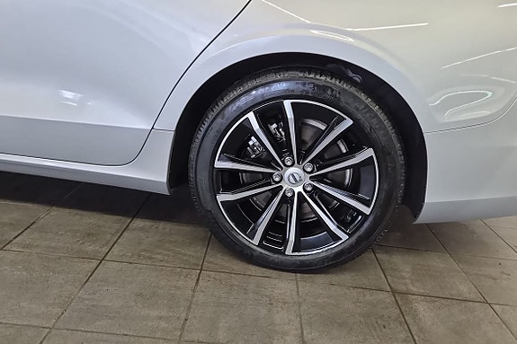 Volvo V60 22 of 23