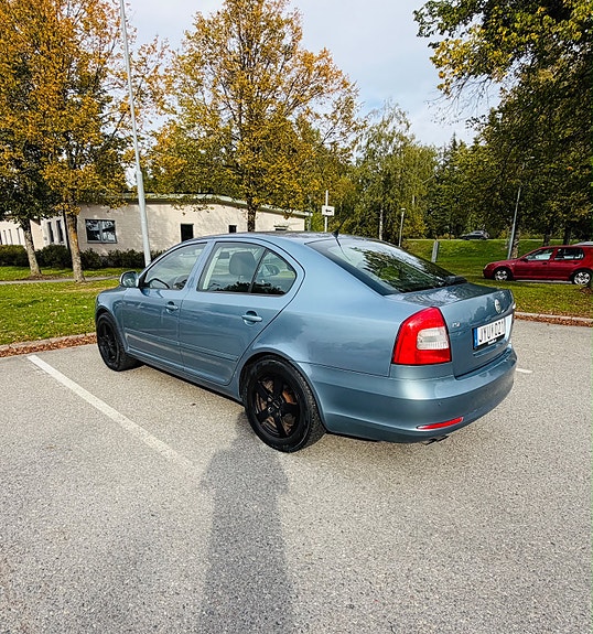 Skoda Octavia 2 of 12