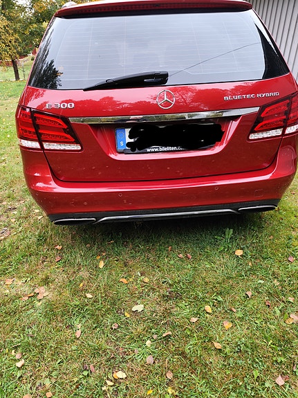 Mercedes-Benz E300 27 of 30