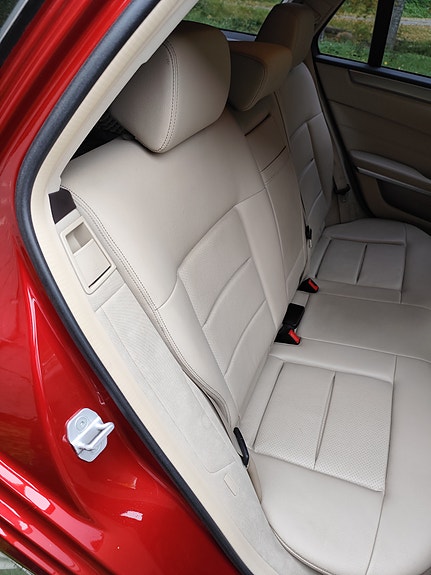 Mercedes-Benz E300 7 of 30