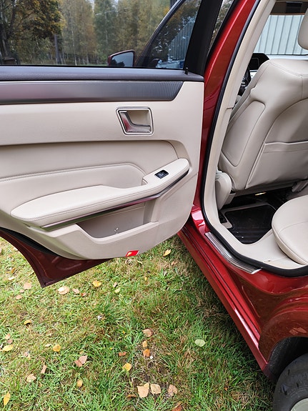 Mercedes-Benz E300 15 of 30