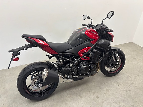 Kawasaki Z900 2027 Nu hemma i butiken 5 of 9