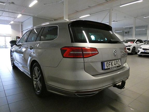 Volkswagen Passat 10 of 23