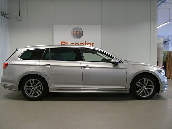 Volkswagen Passat 7 of 23