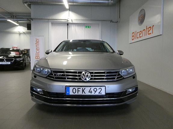 Volkswagen Passat 14 of 23
