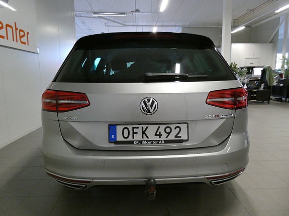 Volkswagen Passat 9 of 23