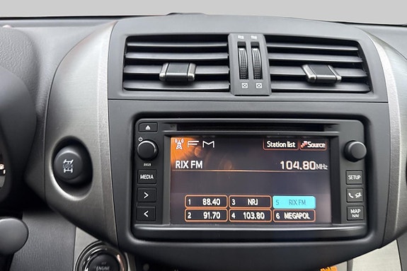 Toyota RAV4 26 of 27