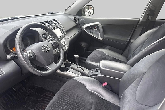 Toyota RAV4 3 of 27