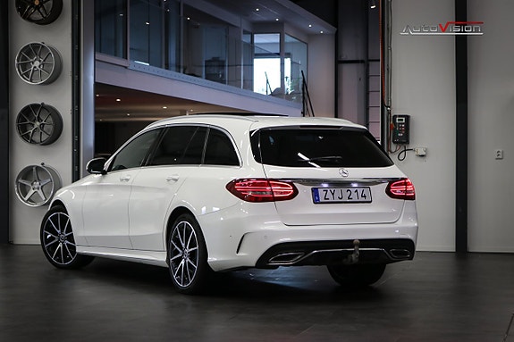 Mercedes-Benz C220 d 2 of 30