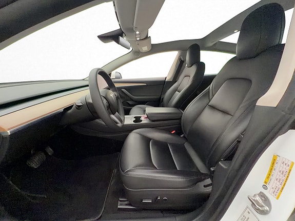 Tesla Model 3 13 of 30