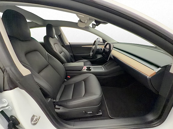 Tesla Model 3 18 of 30