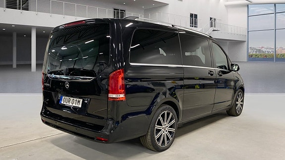 Mercedes-Benz V250 4 of 12