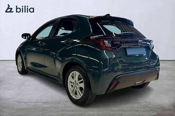 Toyota Yaris 2 of 21