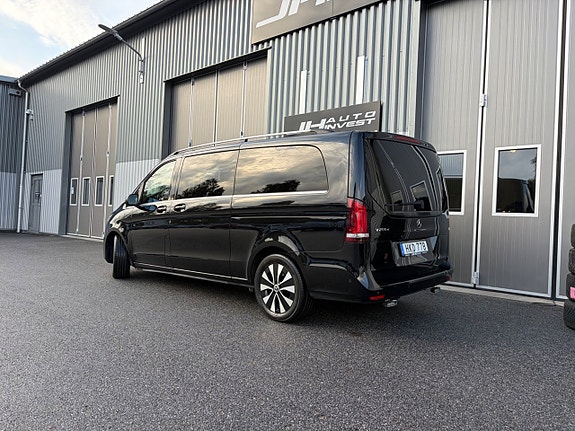 Mercedes-Benz V250 6 of 23