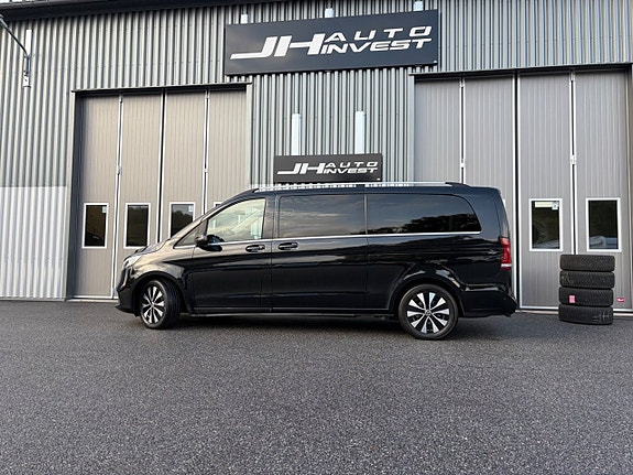 Mercedes-Benz V250 7 of 23