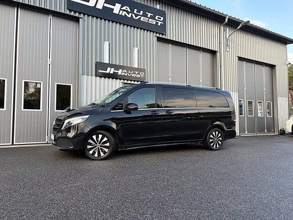 Mercedes-Benz V250 8 of 23