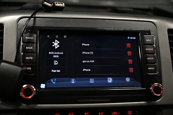 Volkswagen Caravelle 25 of 30