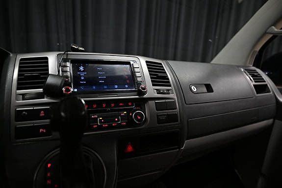 Volkswagen Caravelle 27 of 30