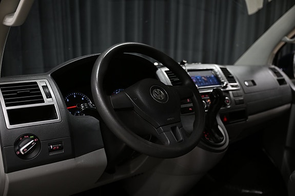 Volkswagen Caravelle 20 of 30