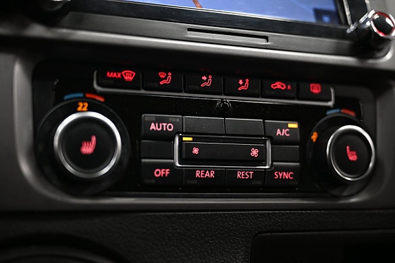 Volkswagen Caravelle 26 of 30