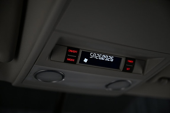 Volkswagen Caravelle 28 of 30