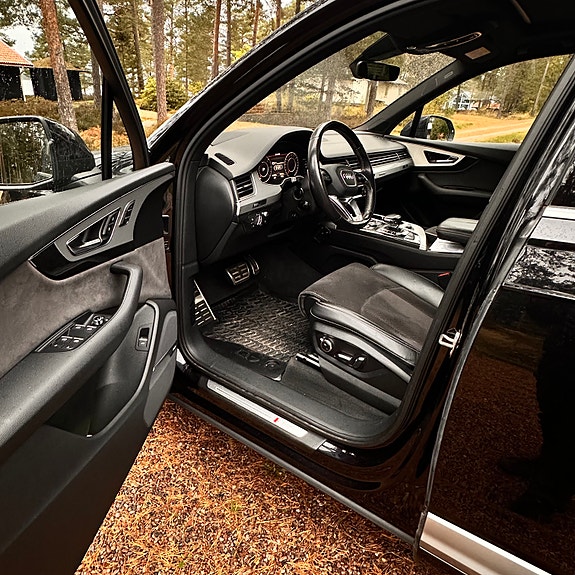 Audi Q7 9 of 18