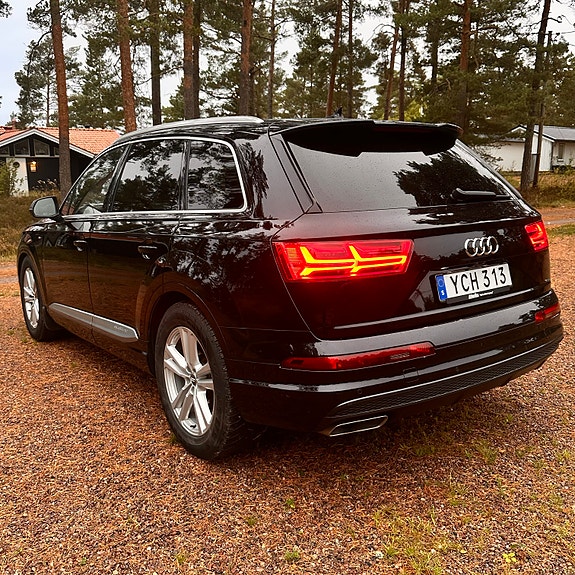 Audi Q7 6 of 18