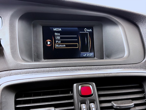 Volvo V40 13 of 14