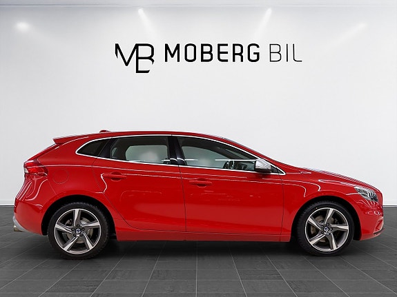 Volvo V40 3 of 14