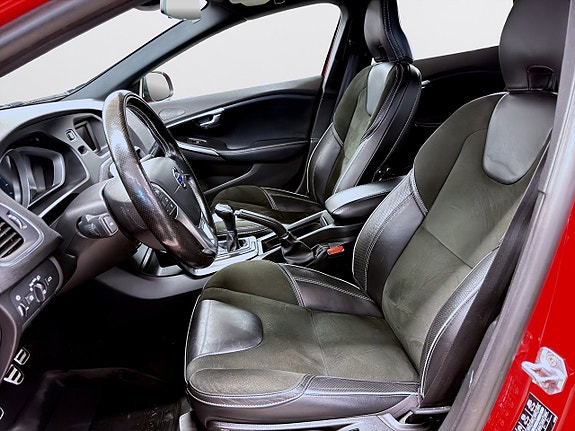 Volvo V40 7 of 14