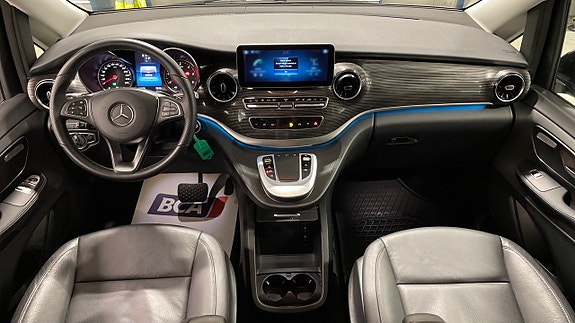 Mercedes-Benz V250 5 of 9