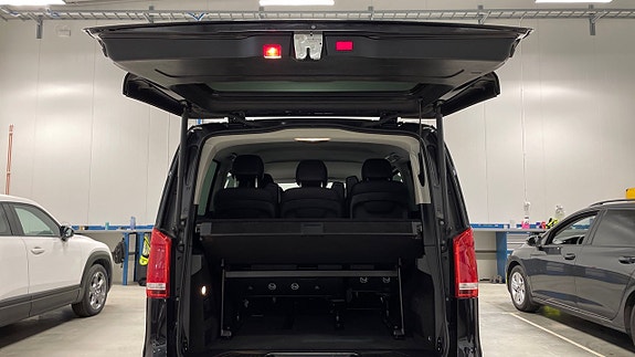 Mercedes-Benz V250 9 of 9