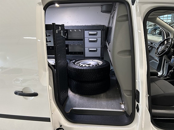 Volkswagen Caddy 18 of 23