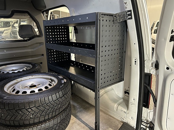 Volkswagen Caddy 16 of 23