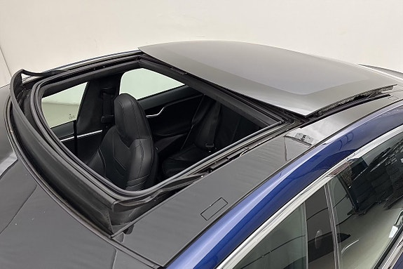Tesla Model S 16 of 22