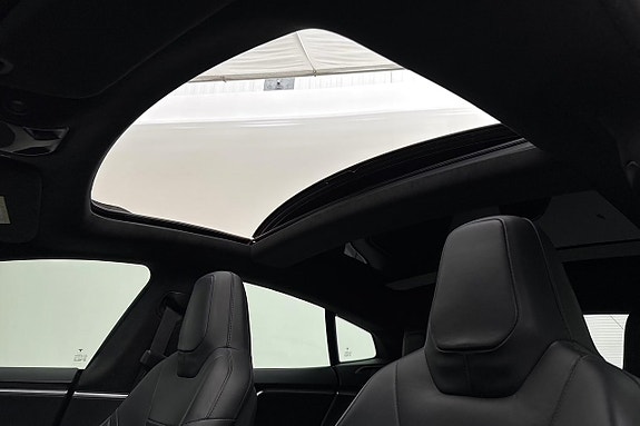 Tesla Model S 15 of 22