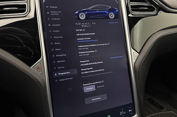 Tesla Model S 11 of 22