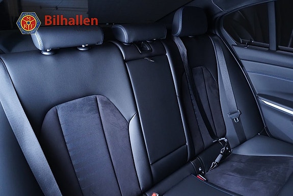 BMW 330e 8 of 17