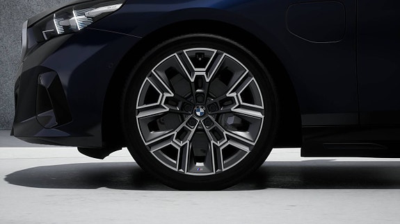BMW 530e 4 of 11
