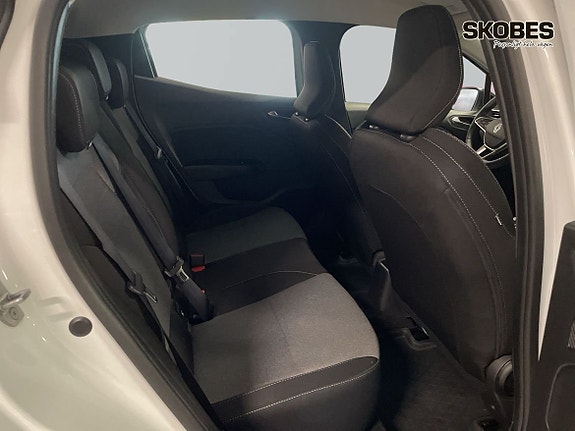 Renault Clio 9 of 13