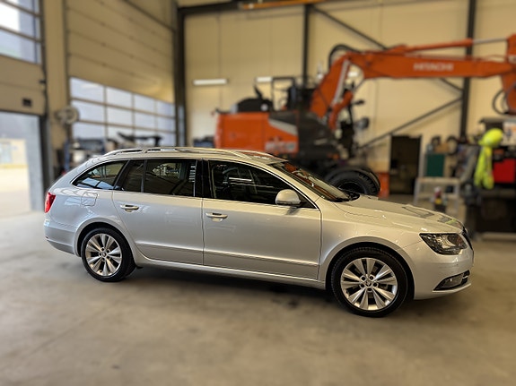 Skoda Superb 2 of 6